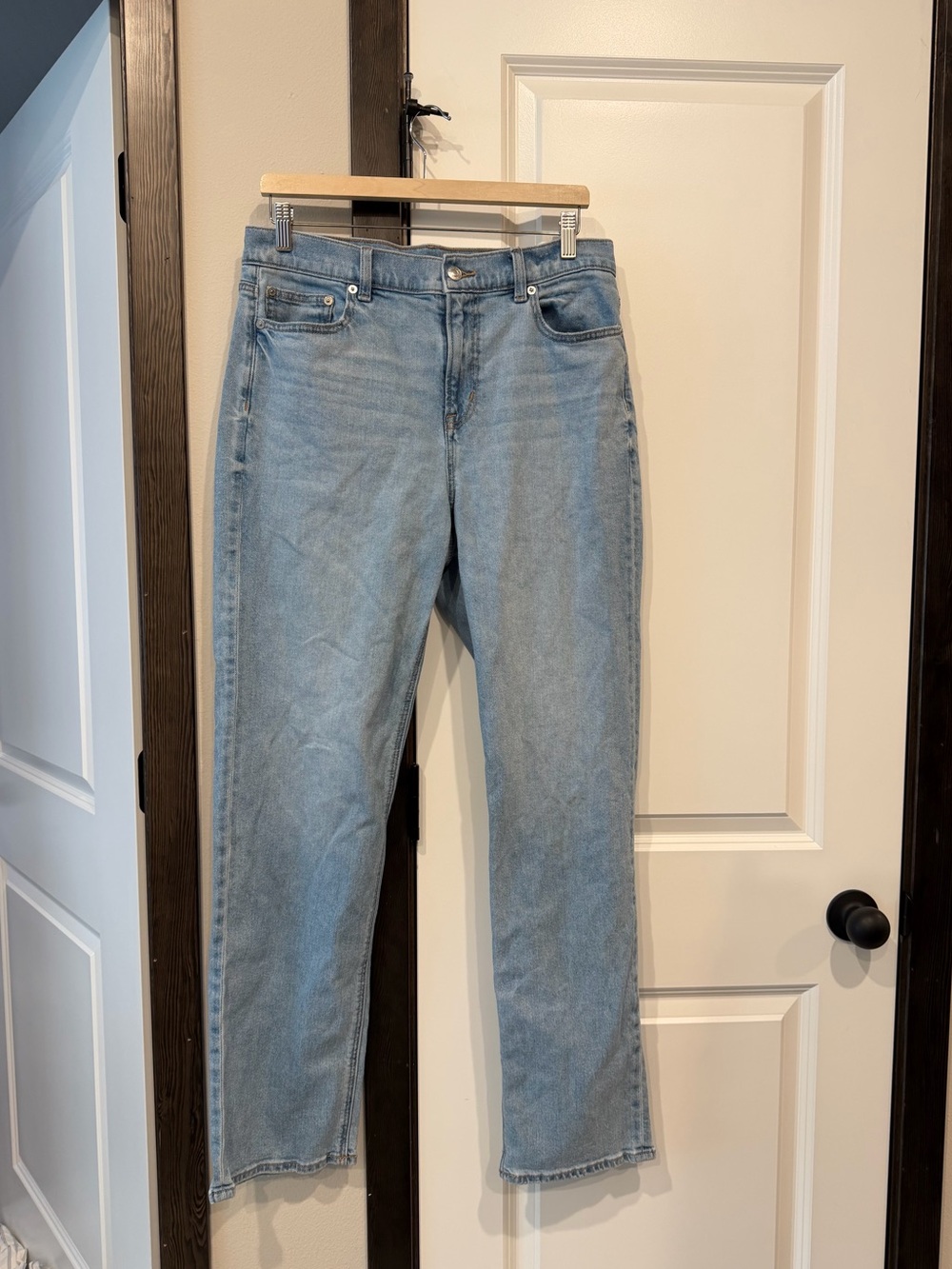 American eagle super high rise straight jeans 10 LONG